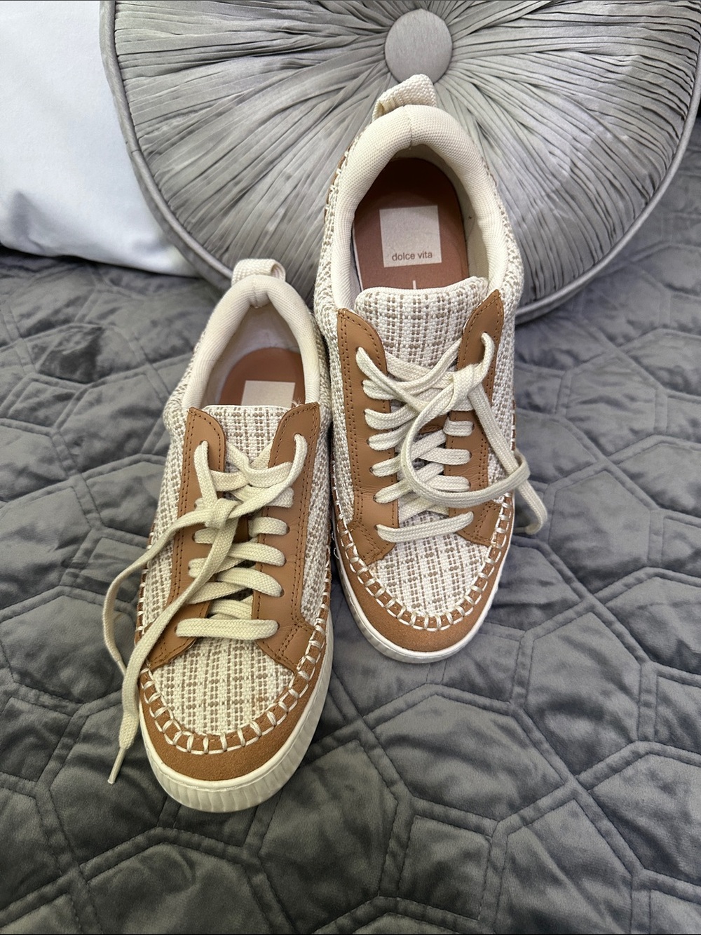Dolce Vita Cream & Brown Tweed Lace-Up Sneakers